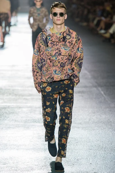 Look 34